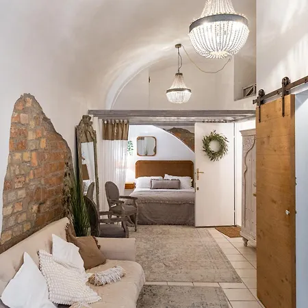 Apartmán L'alcova, Loft Di Charme A Pochi Passi Dal Teatro Ariston Sanremo